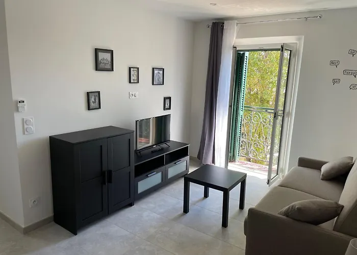 Negrin Apartment *